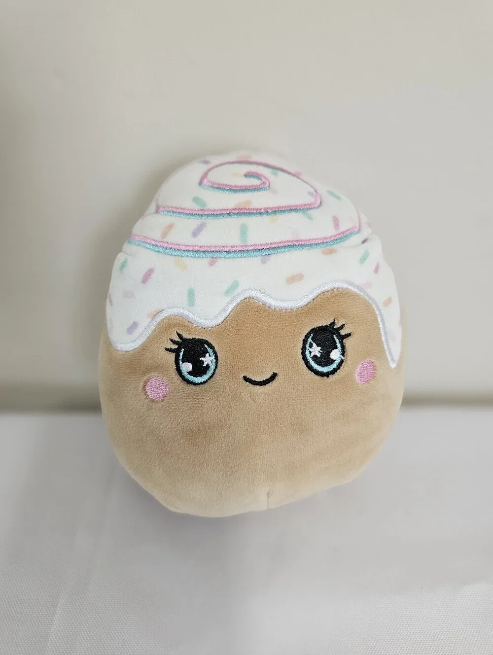Scented Squishmallow Mystery Squad Cinnamon Roll Rainbow Sprinkles Plush 5”